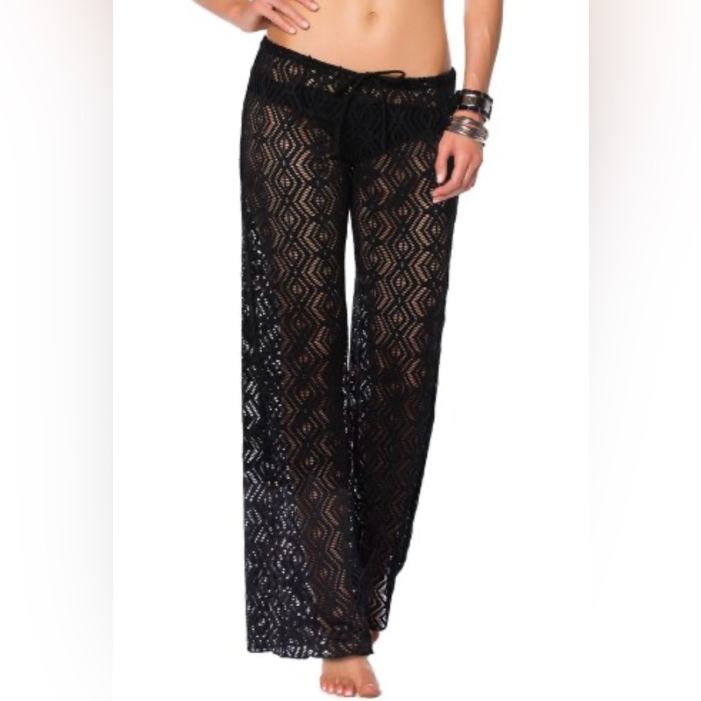 BECCA "Just A Peak" Crochet Relaxed-Fit Swim Cover-Up Pants | Sz. M (5850471)